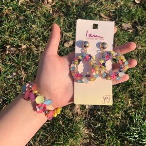 Gorgeous necklace and earrings